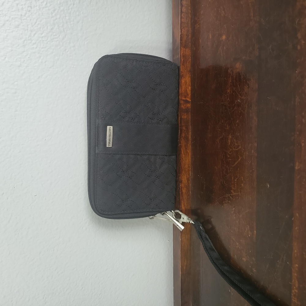 Travelon wallet, black